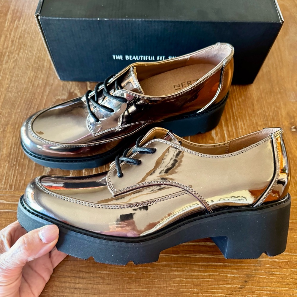 NIB mirror pewter Naturalizer Darry Oxfords 8.5N - Picture 3 of 14